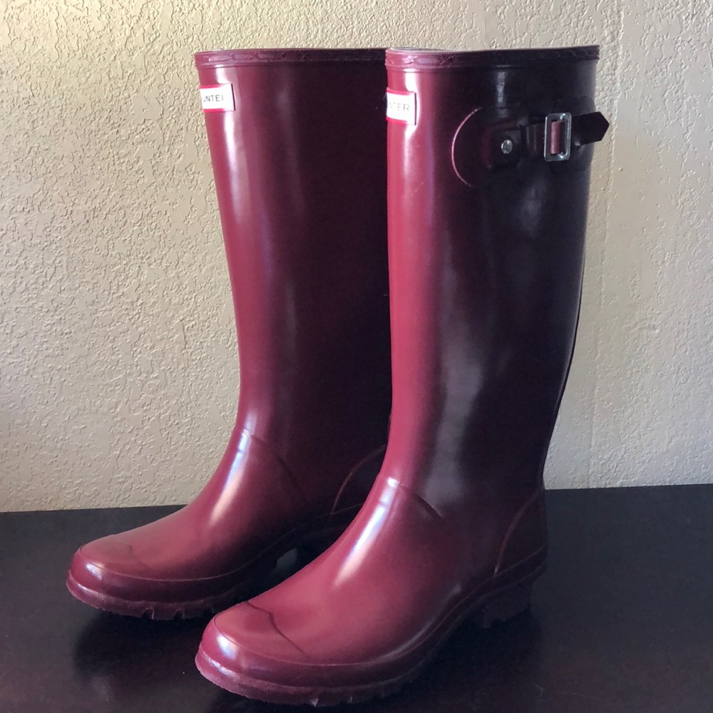 Hunter Huntress Gloss Burgundy Maroon tall Boot 7